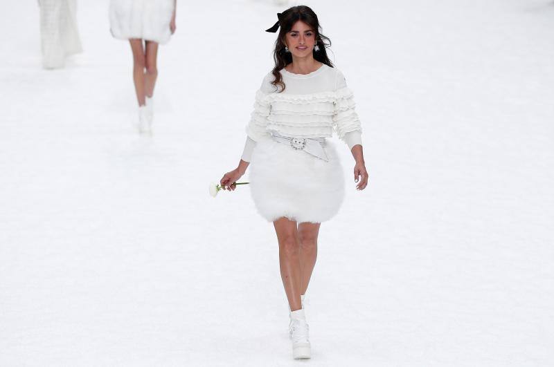 Fotos del desfile de Chanel en la Semana de la Moda de París 2019, homenaje a Karl Lagerfeld