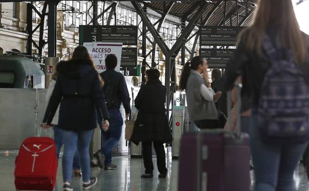 Renfe aumenta la oferta de plazas para los días de Fallas