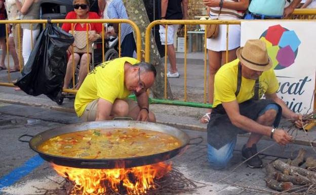 Un concurso de paellas prevé reunir hoy a más de 9.000 personas en Valencia