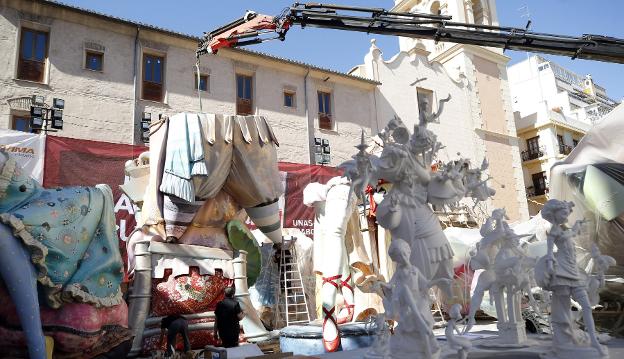 Las fallas de Especial planean su vuelo de altura