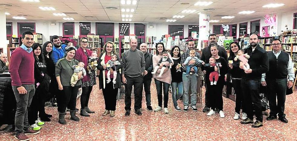 Destinan 98.000 euros para becas de transporte y el cheque bebé