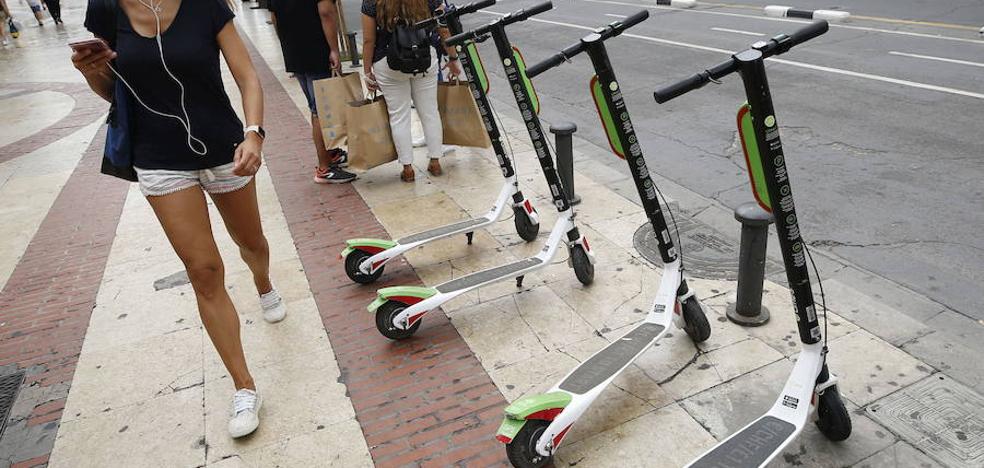 Los patinetes de alquiler esquivan la regulación y circularán por la Marina
