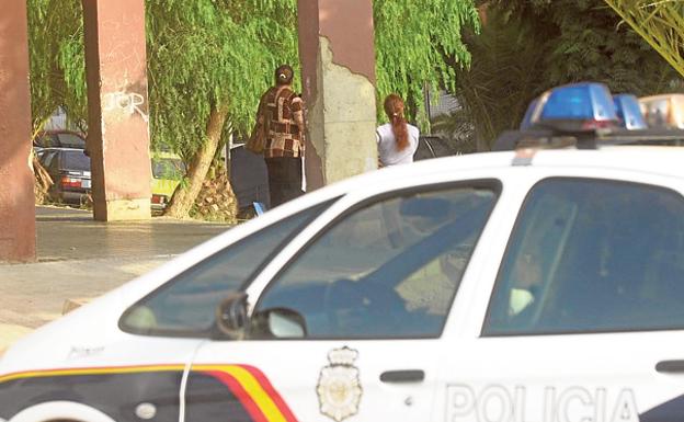 Un hombre mata a puñetazos a su vecino en Paterna tras discutir las mujeres de ambos