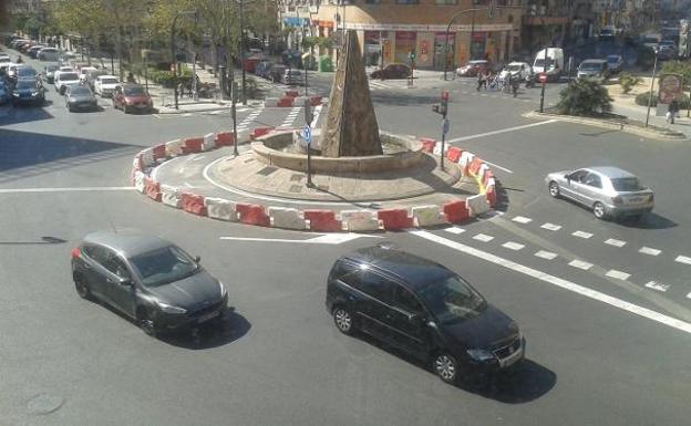 Abiertos a la circulación los carriles bici de Manuel Candela-Tomás Montañana y Avenida de la Constitución