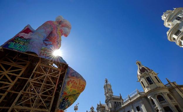 Una ruta solidaria y accesible por 60 fallas de Valencia