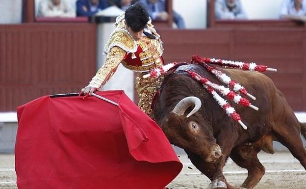 Cartel de la Feria de Fallas: quién torea hoy jueves 14 de marzo en Valencia y cómo verlo en directo por televisión