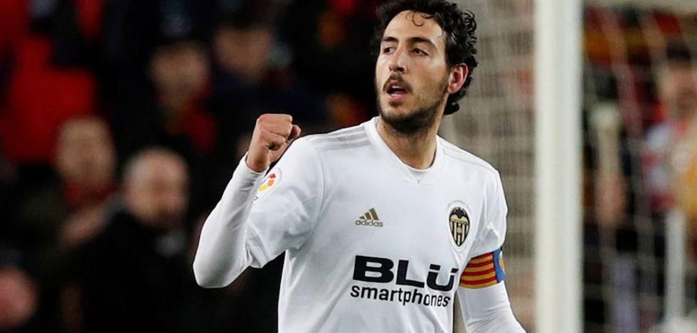 Gayà, Parejo y Rodrigo, con la selección