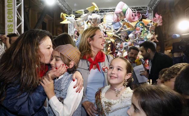 Maestro Gozalbo: Alegría desbordada en la falla infantil ganadora