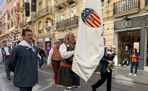 El Valencia CF ofrenda a la Virgen