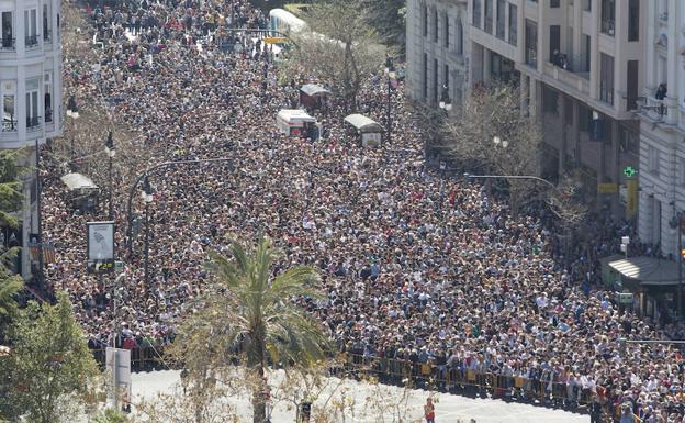 La Policía sorprende y detiene a 14 carteristas en las Fallas de Valencia