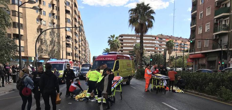 Un conductor drogado hiere a tres peatones al arrollarles tras saltarse un semáforo en rojo