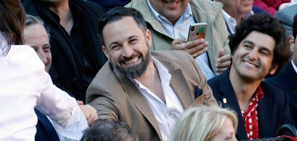Abascal presume de unas listas en las que no habrá «progres ni comunistas»