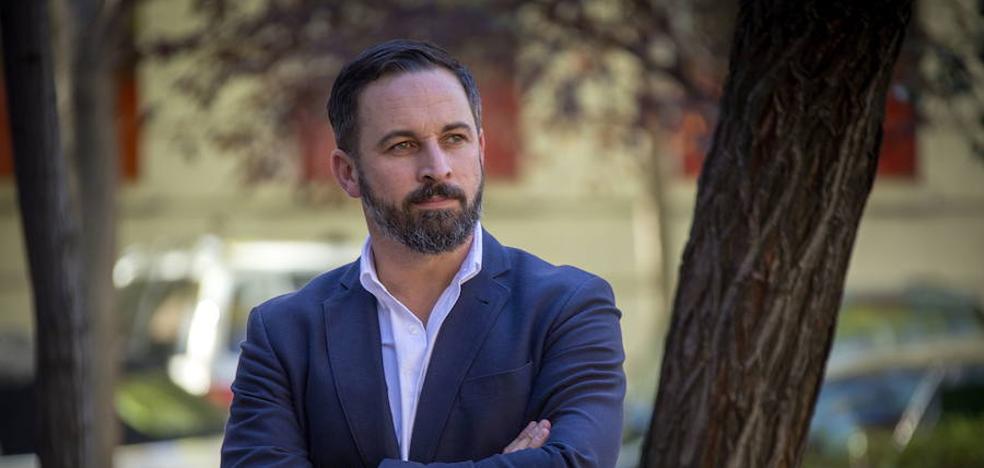Abascal propone armar a «los españoles honrados» para que defiendan sus casas