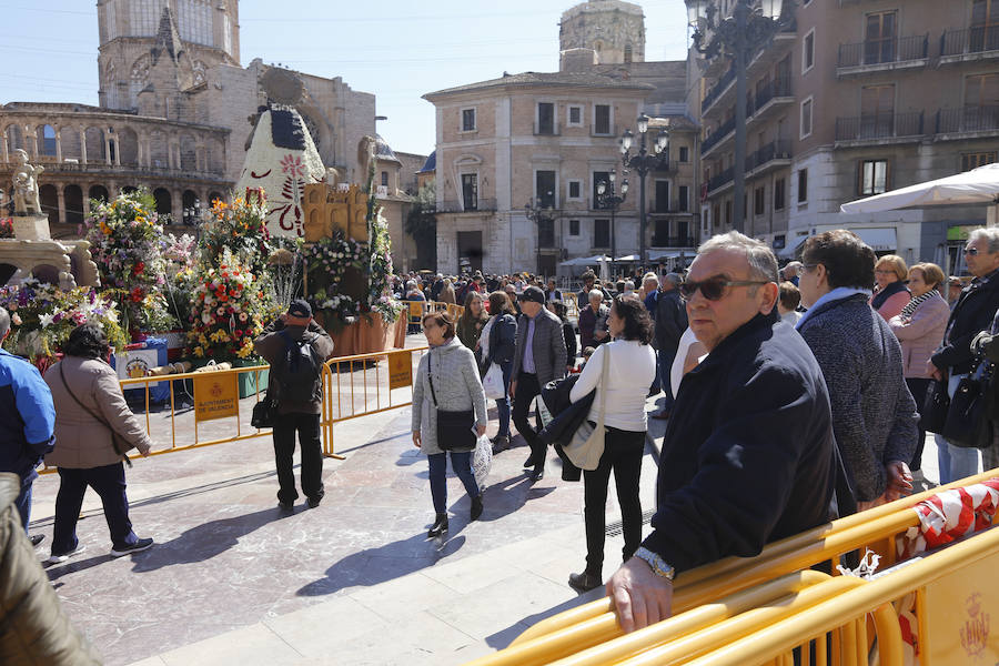 Así ha quedado el manto de la Virgen de los Desamparados