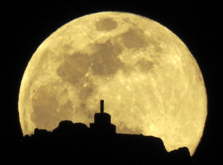 Así se ha visto la última superluna de 2019, la luna llena del gusano