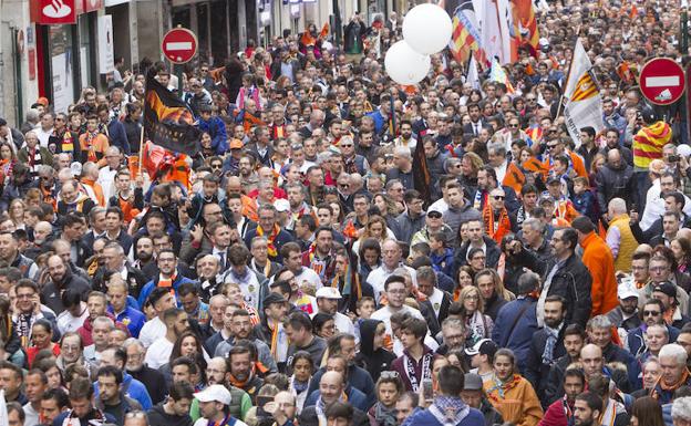 Giner propone repetir la marcha cívica cada 18 de marzo