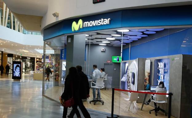 Telefónica se lanza con CaixaBank al negocio de los créditos rápidos para «diversificar» ingresos