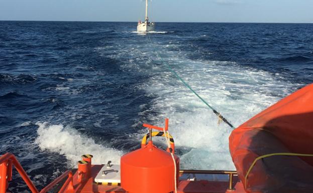 Rescatado en Peñíscola tras seis días a la deriva en un velero que zarpó de Calpe