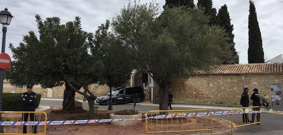 Dolor y silencio en el adiós a los niños asesinados en Godella