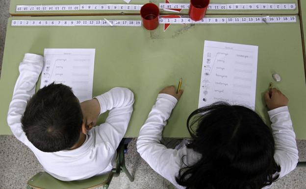 Marzà usa las aulas de 2 años para atraer alumnos a colegios con baja demanda