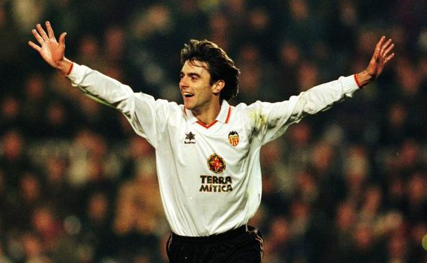 Mendieta explica los motivos de su ausencia en los actos del Centenario del Valencia CF