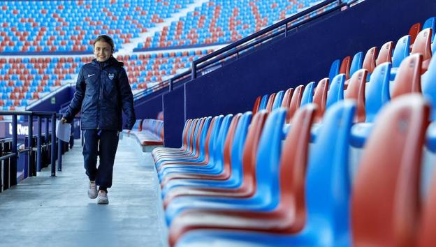 Una niña valenciana escribe a Panini para que haga un álbum de cromos de fútbol femenino