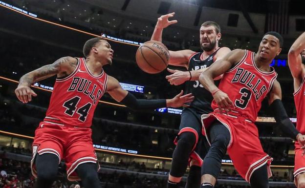 Ibaka y Marc Gasol arrollan a los Bulls