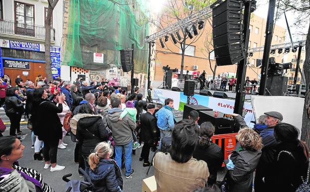 Protestas vecinales ante otro concierto junto a la Lonja por el riesgo de botellón