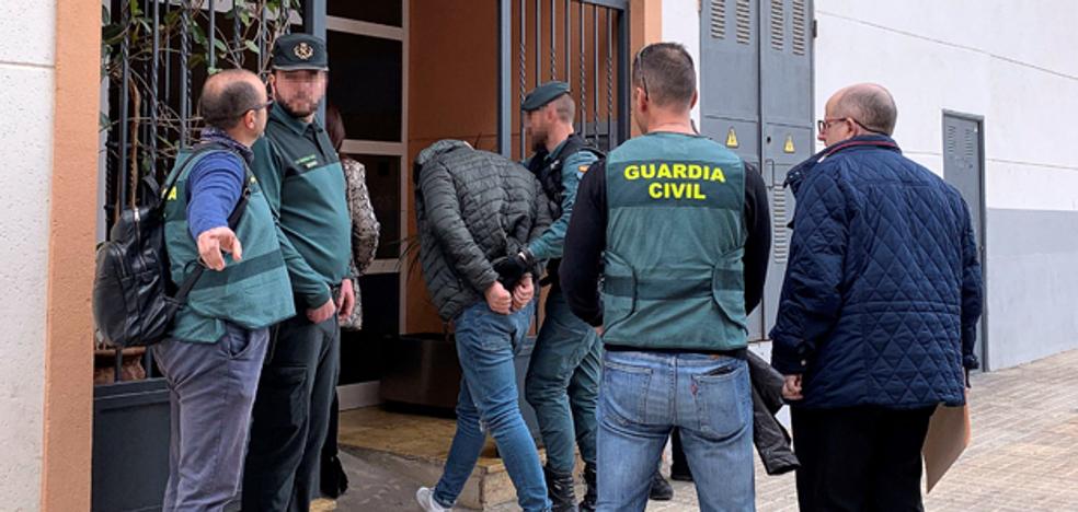 La Guardia Civil detiene a los padres del acusado del crimen de Vinaròs e investiga su implicación