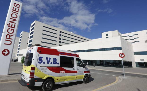 Trasladan a La Fe a un motorista de 17 años herido en un accidente en Turís