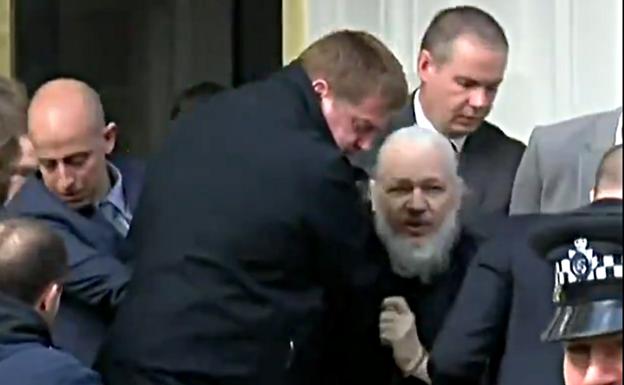 Resultado de imagen para Julian Assange preso