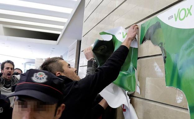 Tres detenidos por altercados durante una manifestación en protesta contra un acto de Vox en Bilbao