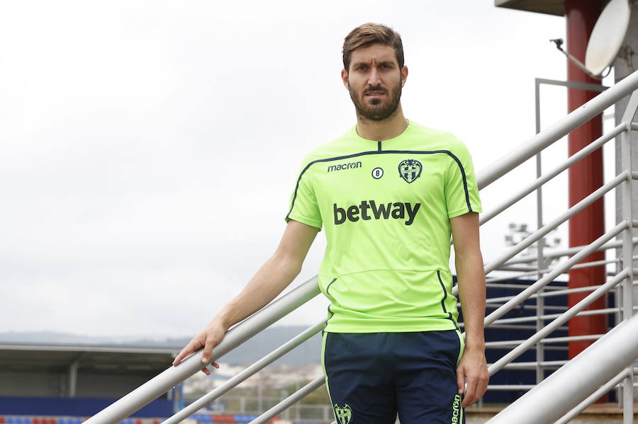 El Levante oficializa la renovación de Campaña