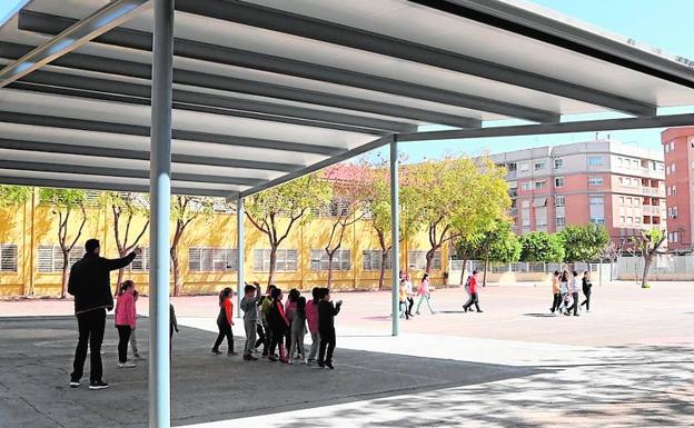 Invierten 160.000 euros en zonas de sombra en los colegios de Albal