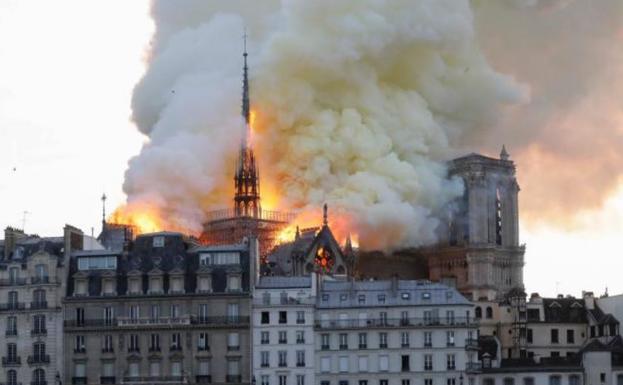 «Desolación», «tristeza» y «horror», entre las reacciones de los políticos valencianos ante el incendio de Notre Dame