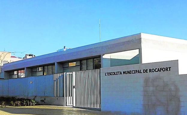 Una inversión de 225.000 euros en los dos centros educativos