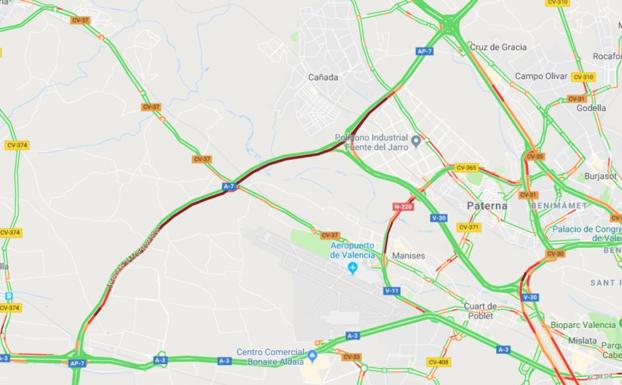 Un accidente de tráfico provoca más de 10 kilómetros de atasco en el bypass