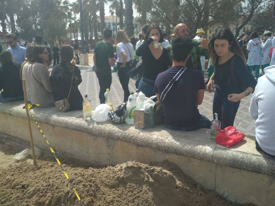 Botellón en Valencia de alumnos de la facultad de Medicina