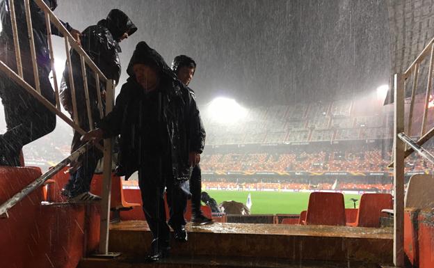 Pique entre aficiones en Mestalla