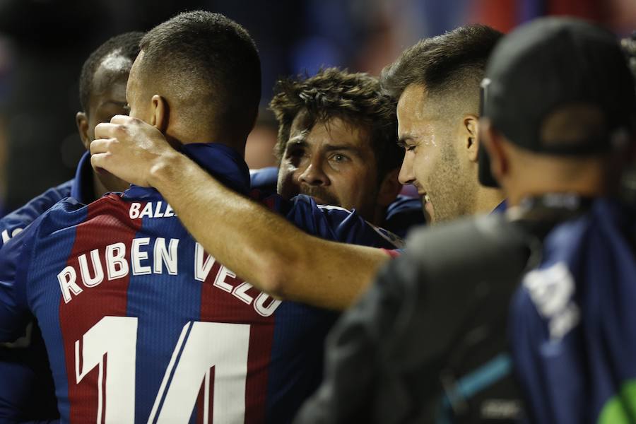 El Levante-Betis, en imágenes