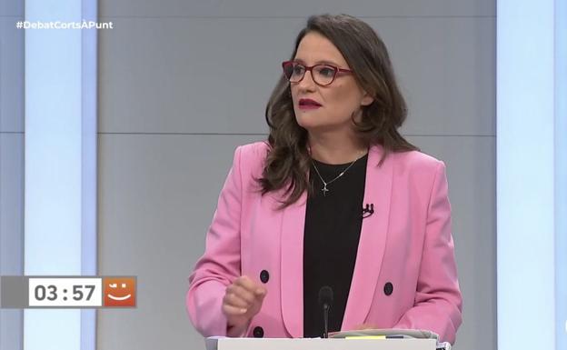 Mónica Oltra luce en el debate de À Punt la chaqueta de Inés Arrimadas