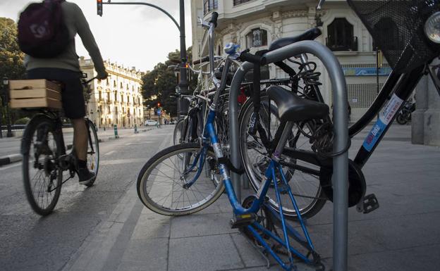 Valencia contará con la primera red de aparcabicis cerrados y a pie de calle