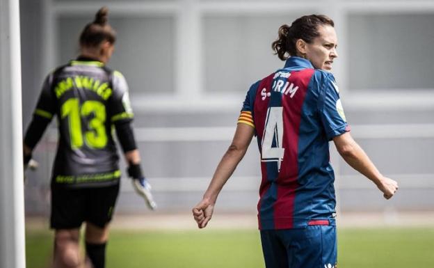 Sonia Prim anuncia que se retira tras trece temporadas en el Levante