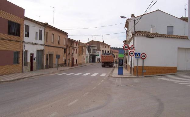 Denuncian el ataque a dos vehículos del candidato del PP en Villargordo