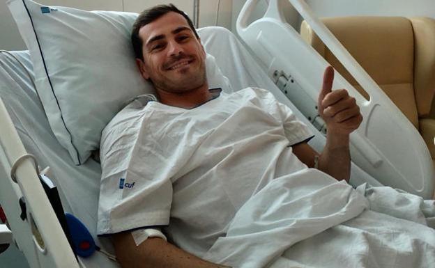 Casillas publica en Twitter una imagen tras su infarto