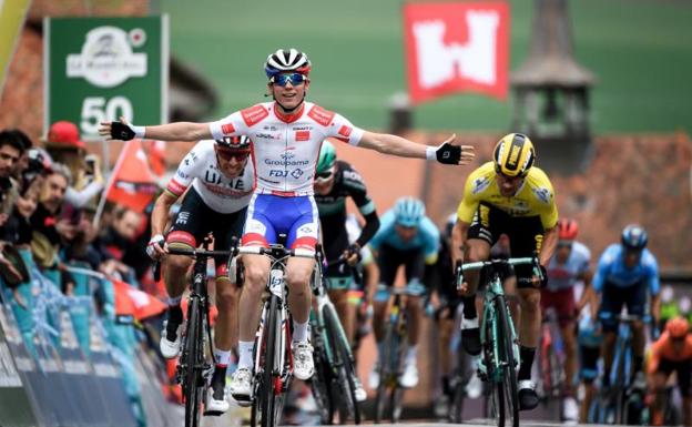 Gaudu gana la tercera etapa y Roglic sigue líder