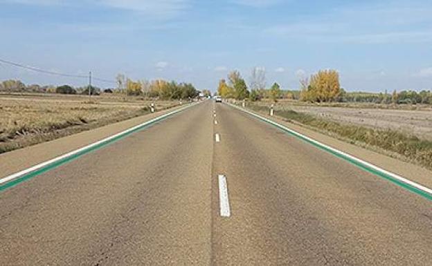 ¿Qué significan estas líneas verdes que la DGT ha empezado a pintar en las carreteras?