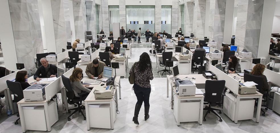 El Ayuntamiento de Valencia gasta 70 millones más en sueldos y sube su plantilla en 155 empleados