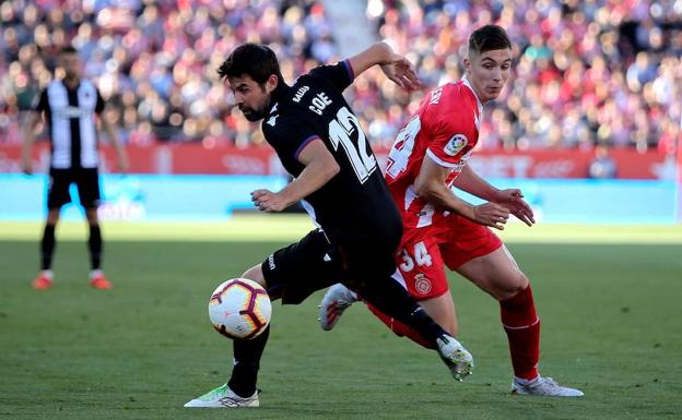 Remontada de raza que sella la permanencia