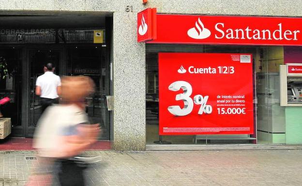 El ERE del Santander puede afectar a 300 trabajadores en la Comunitat